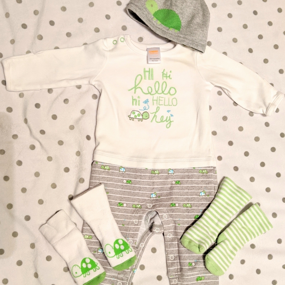 3 -6 month outfit with socks and matching hat!
